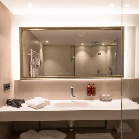 מלון דירות Vier & Restaurant