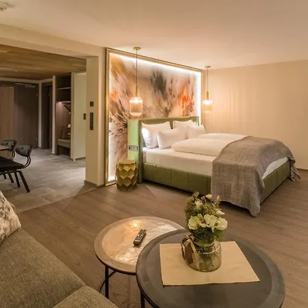 Vier & Restaurant 4*