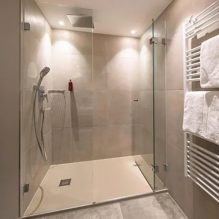 מלון דירות Vier & Restaurant לאנגנפלד