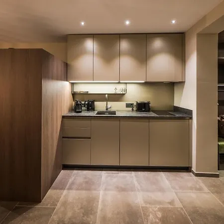 Ξενοδοχείο με διαμερίσματα Vier & Restaurant