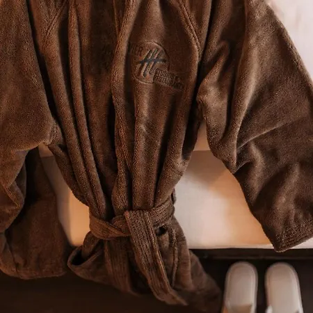 מלון דירות Vier & Restaurant 4*