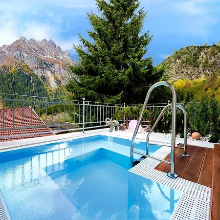 Vier & Restaurant 4*