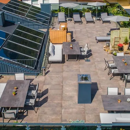 Vier & Restaurant Aparthotel 4*