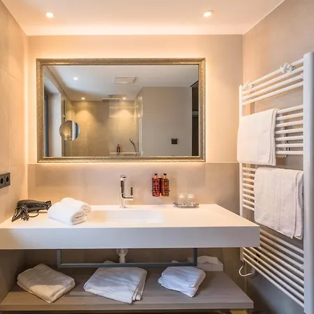 Vier & Restaurant Ξενοδοχείο με διαμερίσματα 4*