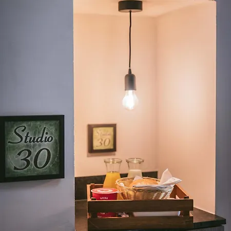 Vier Studios&restaurant 4*