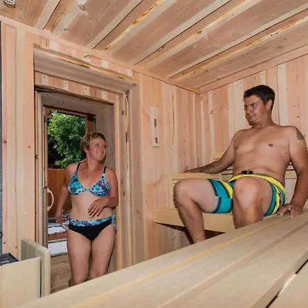 Vier & Restaurant Ξενοδοχείο με διαμερίσματα 4*