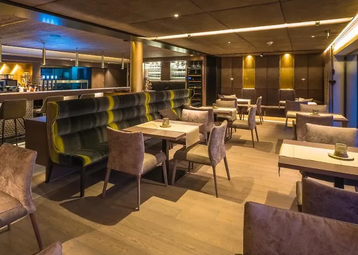 Vier Studios&restaurant