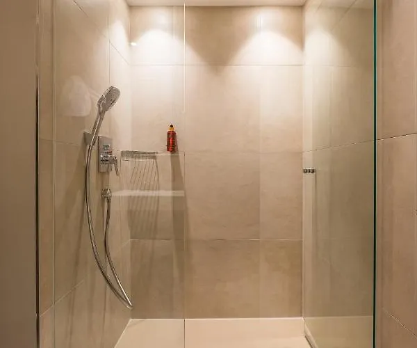 Vier & Restaurant Hotel apartamentowy 4*