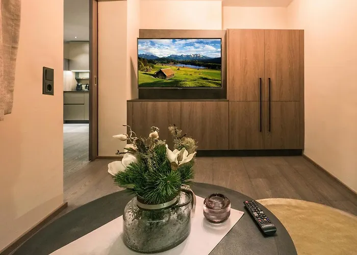 Vier Studios&restaurant 4*