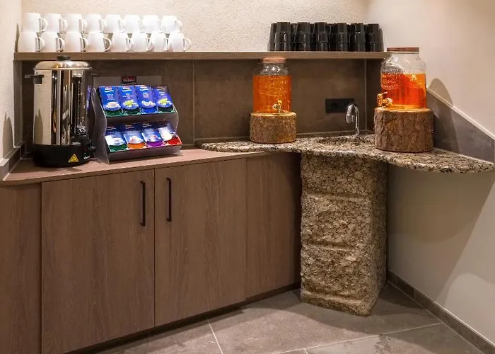 Vier & Restaurant Hotel apartamentowy 4*