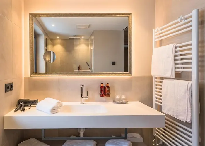 Vier Studios&restaurant Aparthotel 4*