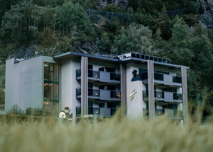 Vier & Restaurant Hotel apartamentowy 4*