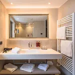 Vier Studios&restaurant Apartahotel 4*